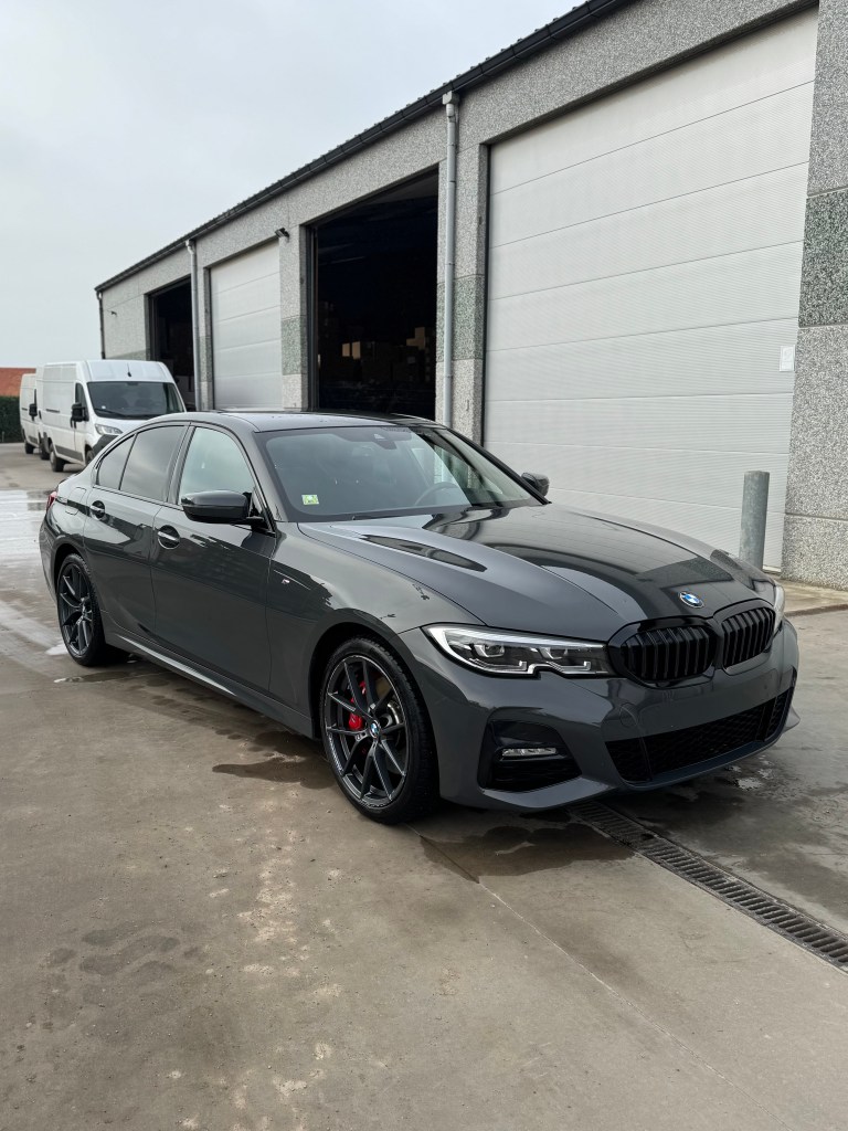 BMW 330E